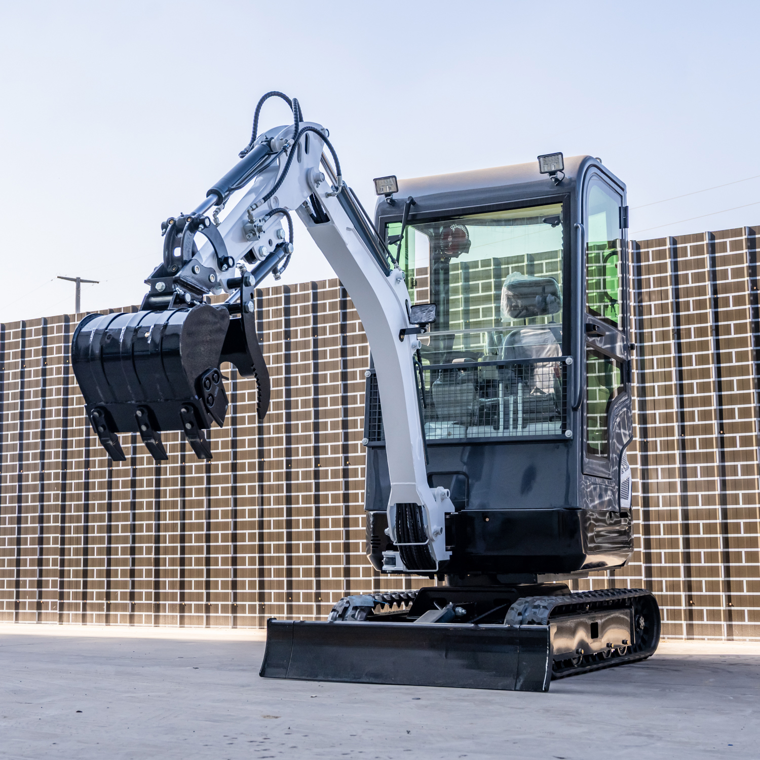 Mini Excavator 1.5Tons Pilot C - Tractor Backhoe incelemesi ve fiyatı