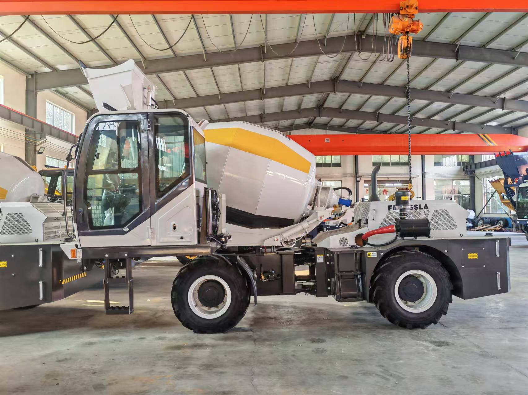 2.6m³ Self Loading Concrete Mi - Heavy Equipment Mixer incelemesi ve fiyatı