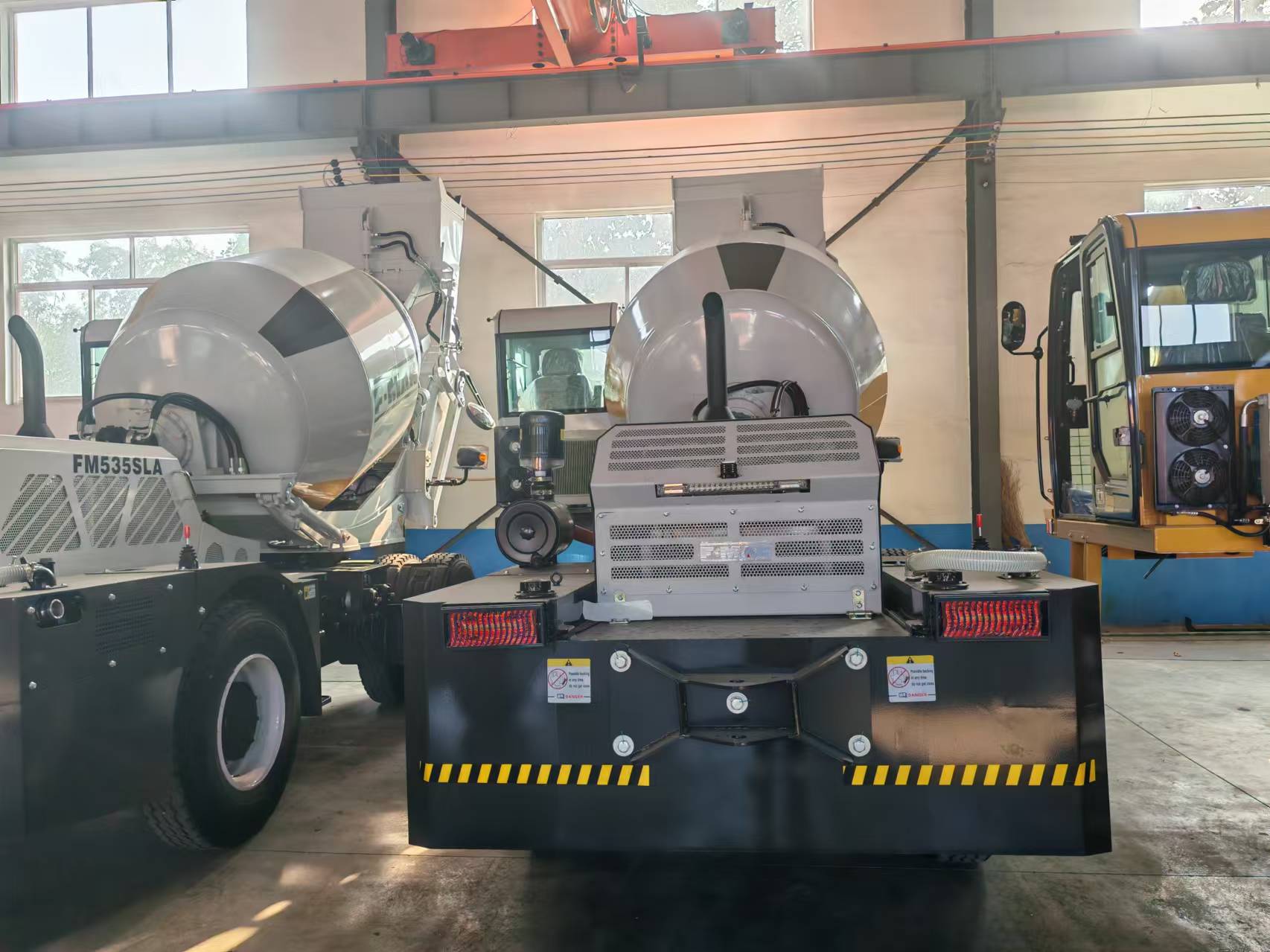 2.6m³ Self Loading Concrete Mi - Heavy Equipment Mixer incelemesi ve fiyatı